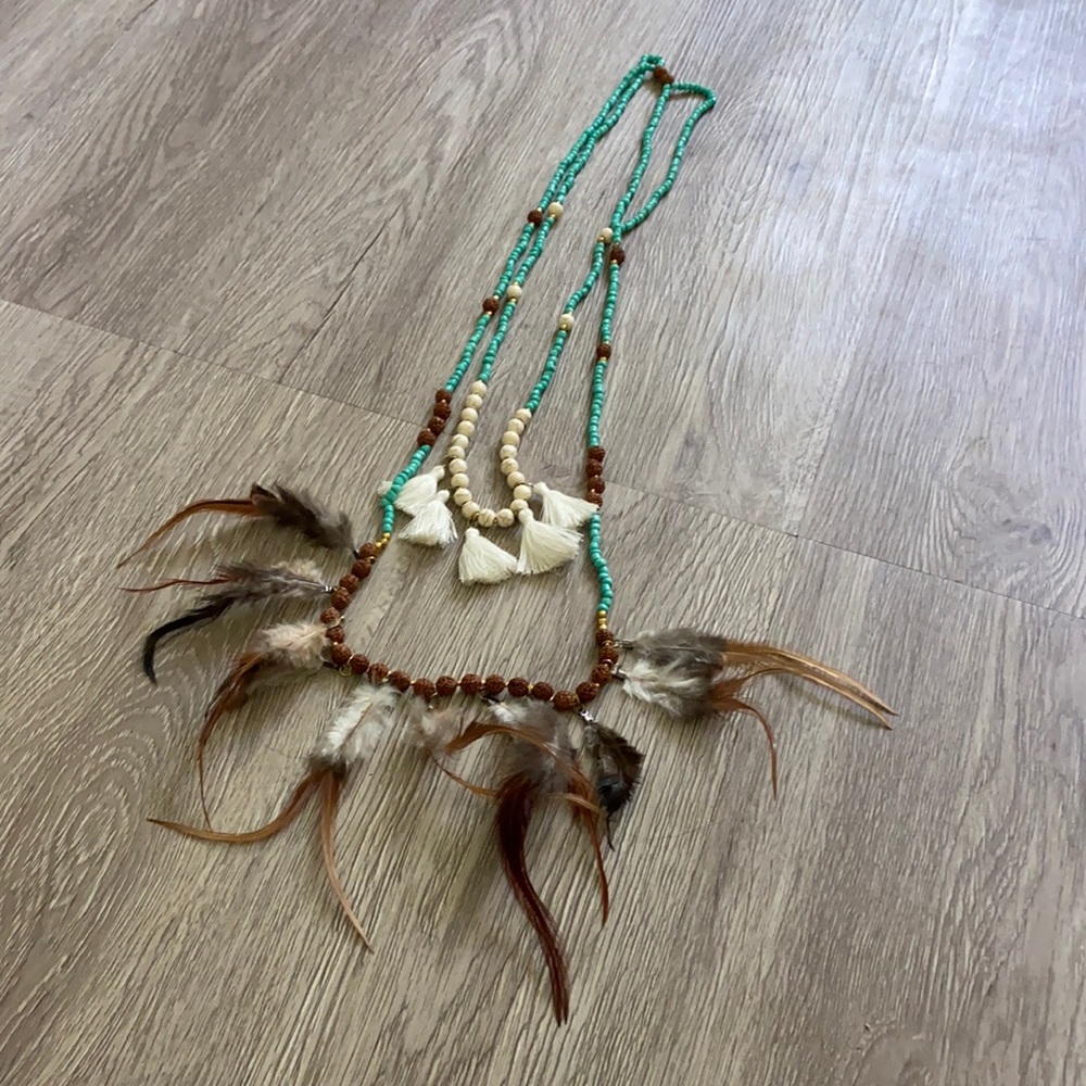BohoTurquoise beaded double necklace with feathers